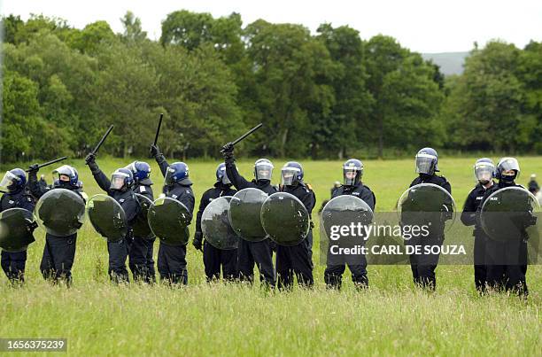 Police Perimeter Example 5,934 Police Perimeter Stock Photos, High-Res Pictures, and Images ...