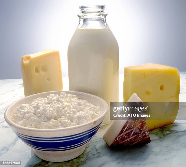 dairy on marble - produit laitier photos et images de collection