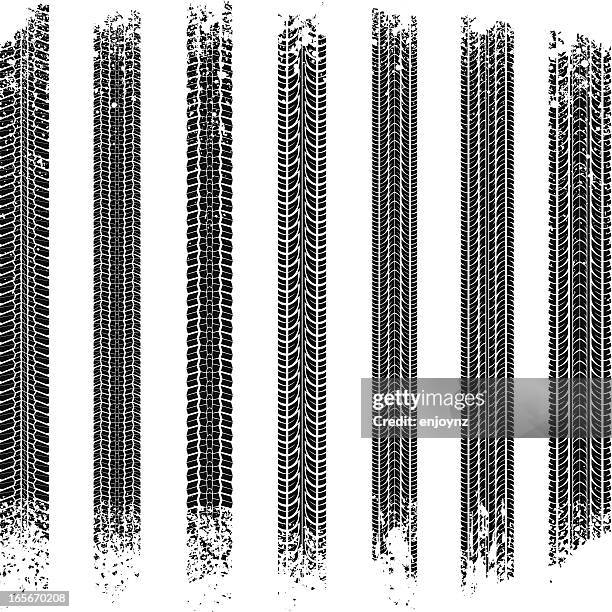 illustrazioni stock, clip art, cartoni animati e icone di tendenza di tracce di pneumatici - strada in terra battuta