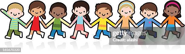 ilustraciones, imágenes clip art, dibujos animados e iconos de stock de feliz sonriente sosteniendo las manos y multiculturales niños jugando - sujetado