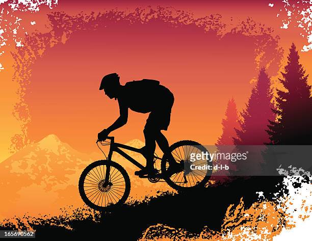 ilustraciones, imágenes clip art, dibujos animados e iconos de stock de paseo en bicicleta de montaña en descenso en puesta - bicicleta montaña