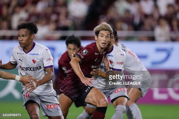 Yuya OSAKO of Vissel Kobe in action during the J.LEAGUE Meiji Yasuda J1 26th Sec. Match between Vissel Kobe and Kyoto Sanga F.C. At NOEVIR Stadium...