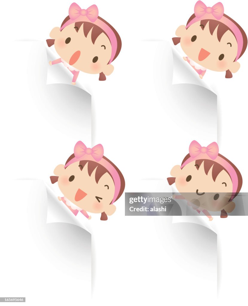 Cute bebê Menina segurando em branco sinal mostrando algo