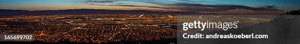 silicon valley panorama at night with lights - san josé de california fotografías e imágenes de stock
