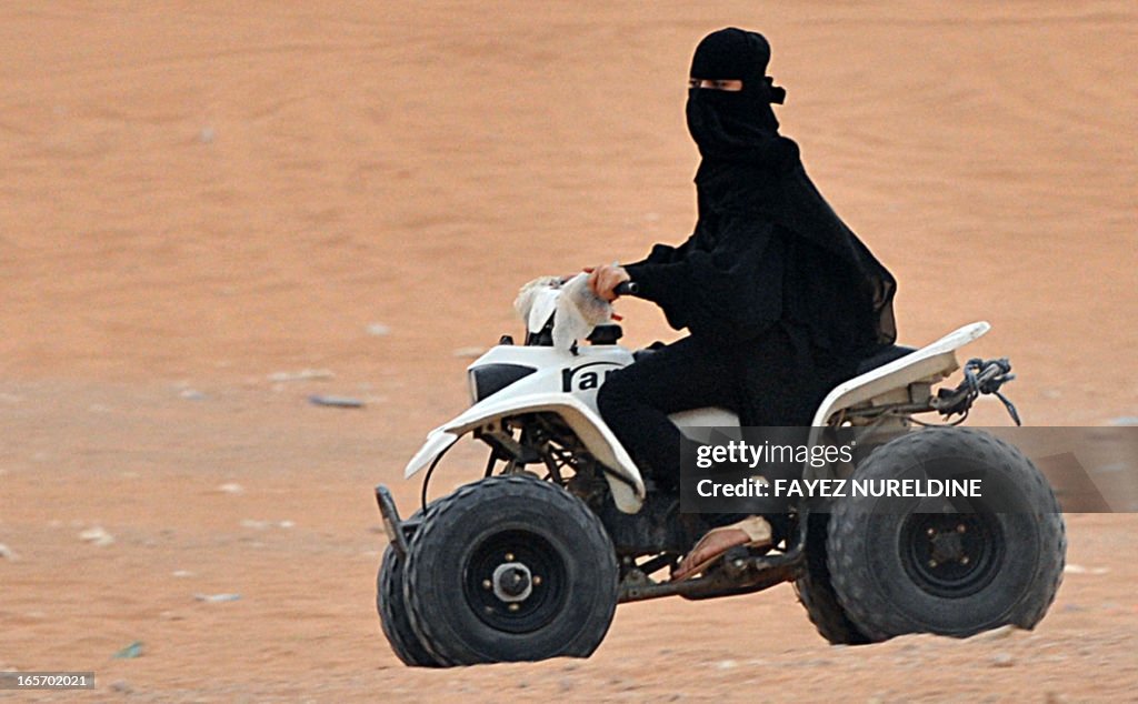 SAUDI-WOMEN-RELIGION-DRIVING