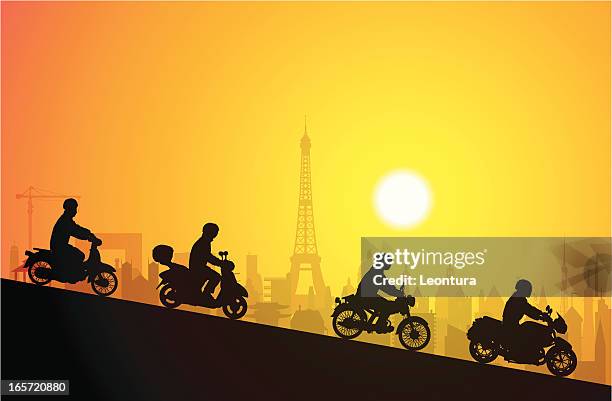 ilustrações, clipart, desenhos animados e ícones de paris ciclistas - vista inclinada