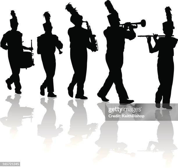 ilustraciones, imágenes clip art, dibujos animados e iconos de stock de banda de acanaladura, trompeta, saxofón, tambor - banda de marcha