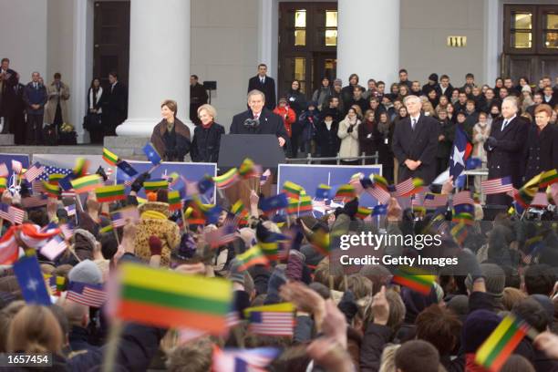 First lady Laura Bush, U.S. President George W. Bush , Lithuanian President's wife Alma Adamkiene, Lithuanian President Valdas Adamkus, Estonia's...