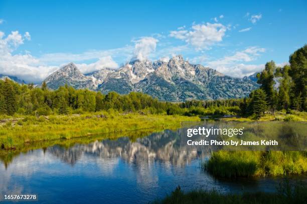 teton's landscape - catena montuosa teton foto e immagini stock
