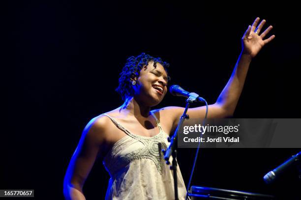 Lizz Wright performs on stage during Festival del Mil.lenni at Barts on April 5, 2013 in Barcelona, Spain.