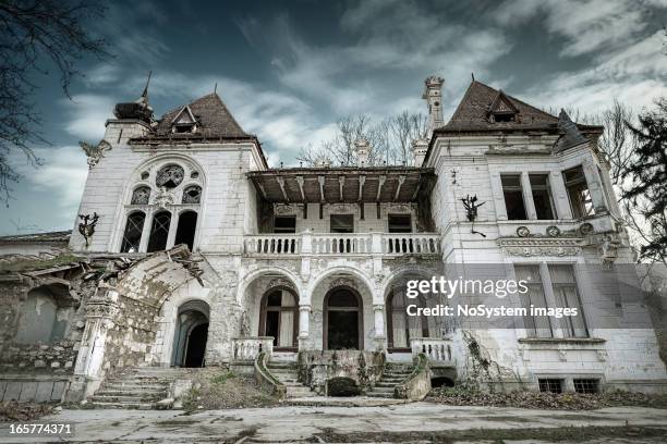 the ghost house - abandoned house stock pictures, royalty-free photos & images