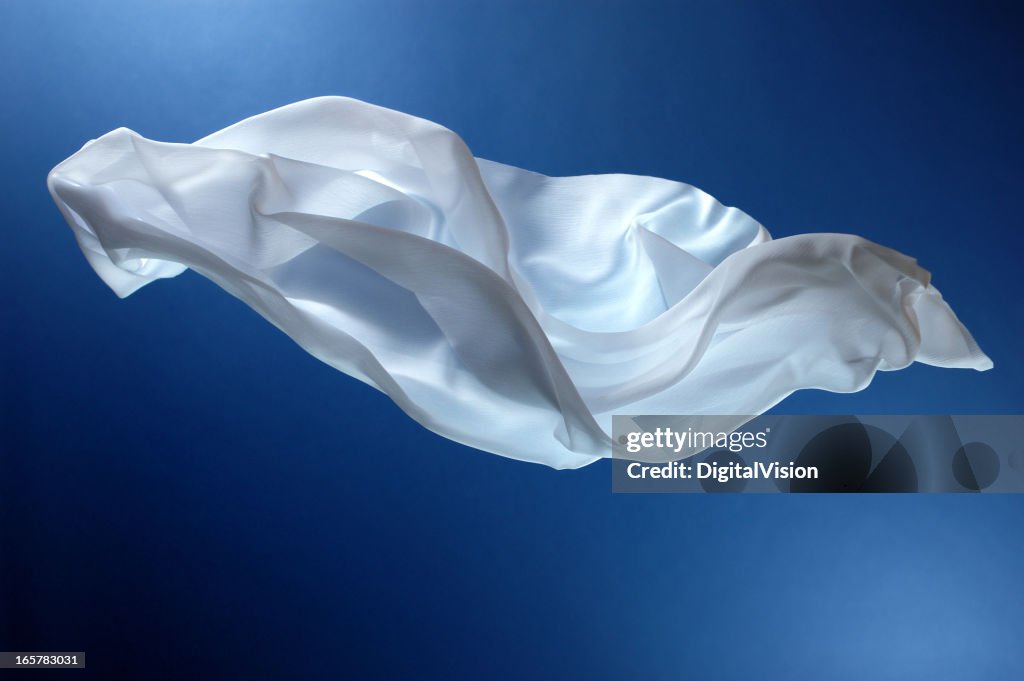 Fliegende weiße Seide