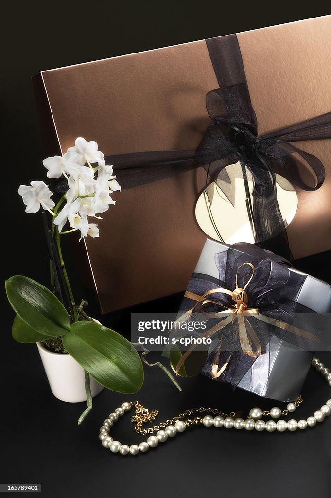 Gift Box (Click for more)