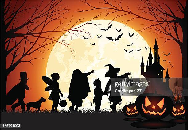 illustrazioni stock, clip art, cartoni animati e icone di tendenza di halloween bambini dolcetto o scherzetto - halloween