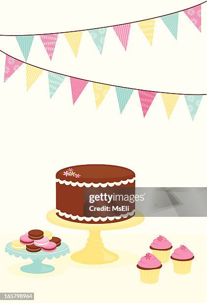 desserts mit strampler - macaroon stock-grafiken, -clipart, -cartoons und -symbole