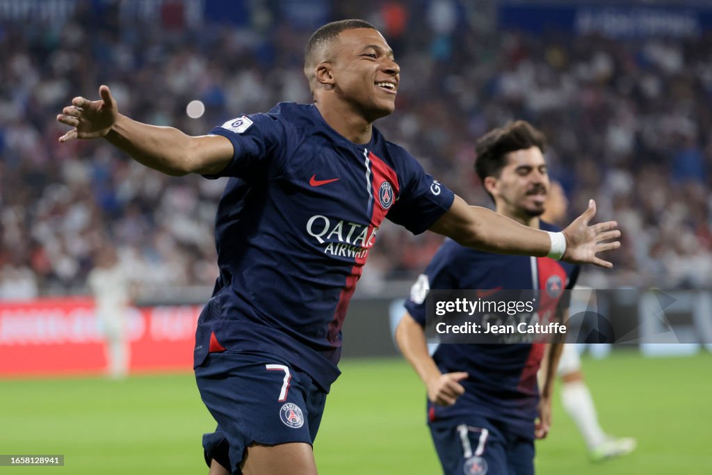 Olympique Lyonnais v Paris Saint-Germain - Ligue 1 Uber Eats