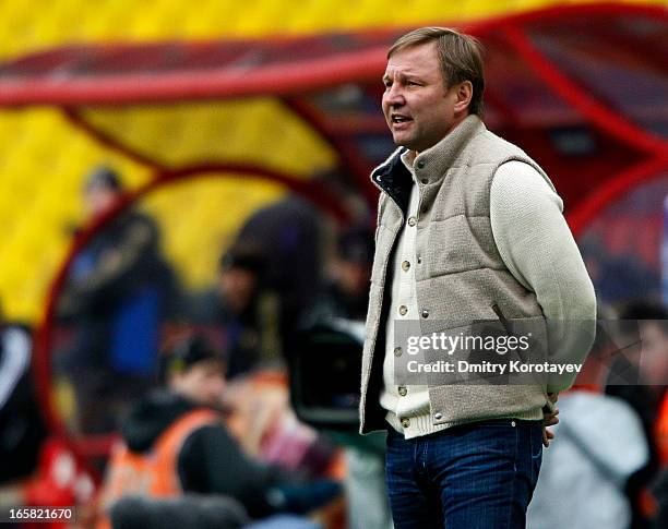 Head coach Yuriy Kalitvintsev of FC Volga Nizhny Novgorod shouts during the Russian Premier League match between PFC CSKA Moscow and FC Volga Nizhny...