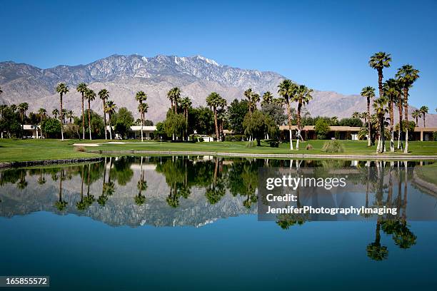 palm springs golf course - palm-springs-california foto e immagini stock