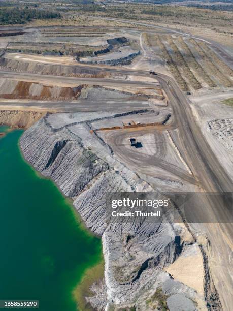 mina de carbón - mina de superficie fotografías e imágenes de stock
