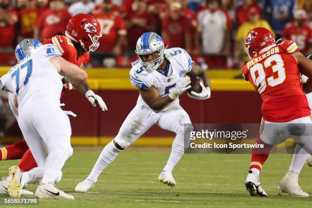 Detroit Lions running back David Montgomery looks for running room in the fourth quarter of an NFL game between the Detroit Lions and Kansas City...