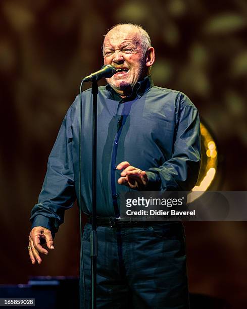 Joe Cocker performs on stage during the "Fire it up Tour" at Palais Nikaia on April 6, 2013 in Nice, France.