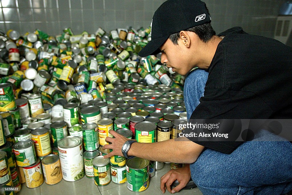 D.C. High School Students Collect Food for the Needy