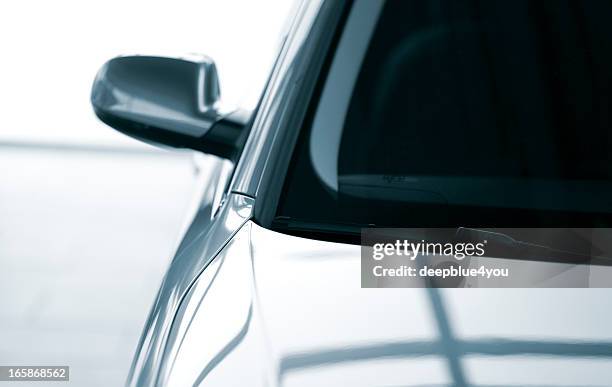 astratto moderno auto - windshield foto e immagini stock