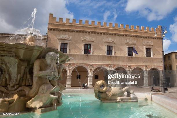 piazza del popolo, pesaro - urbino imagens e fotografias de stock