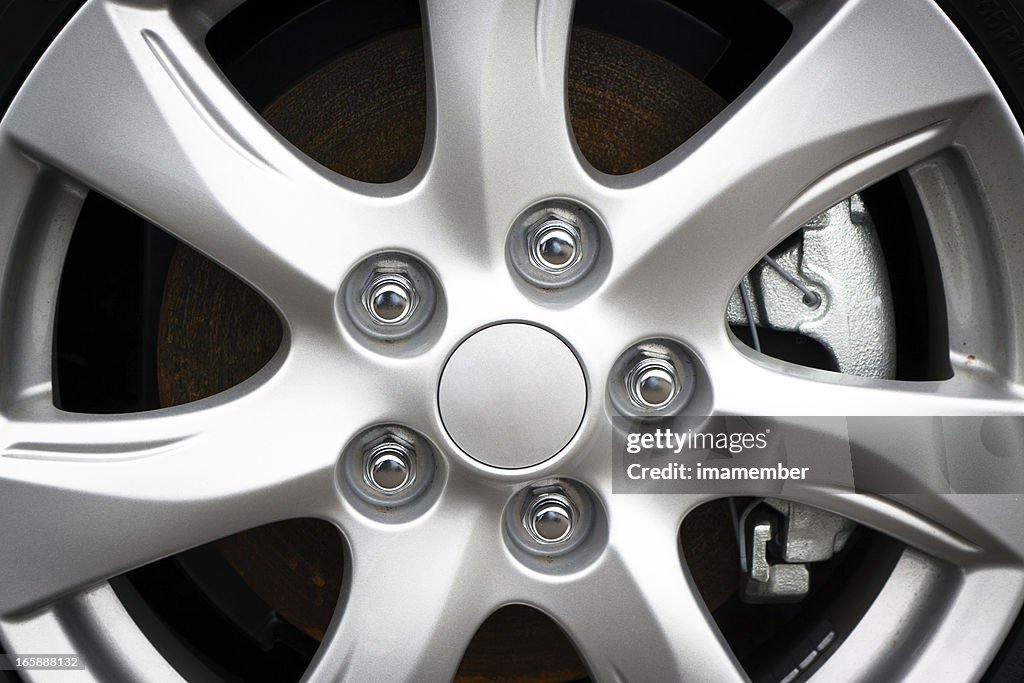Nahaufnahme Alloy wheel rim mit Blitzen