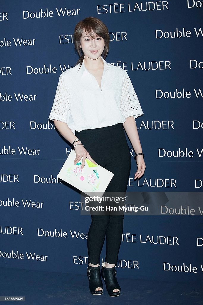 'Estee Lauder' Double Wear Lounge Opening