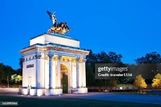 il wellington arch - hyde park westminster foto e immagini stock