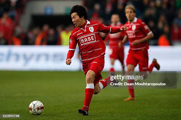 Kensuke Nagai of Standard in action during the Jupiler League match between Royal Standard de Liege and RSC Anderlecht at Stade Maurice Dufrasne on...