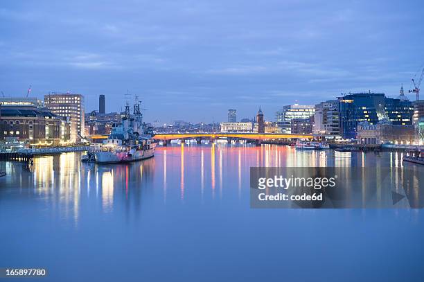 london bridge and southwark skyline at night - london bridge night stock pictures, royalty-free photos & images