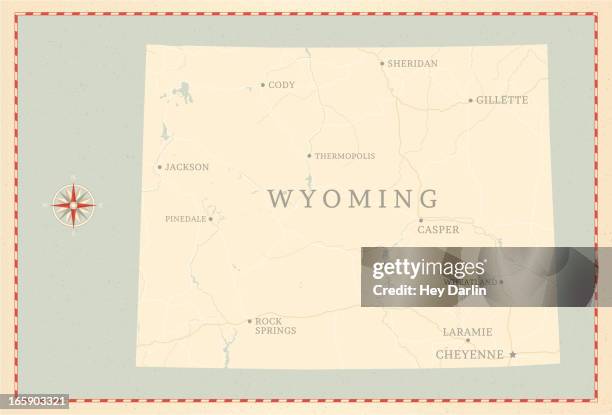 ilustraciones, imágenes clip art, dibujos animados e iconos de stock de estilo vintage mapa de wyoming - wyoming