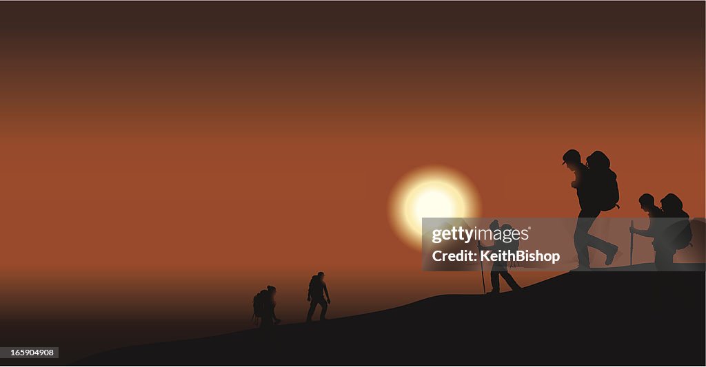 Caminhada ou Campers ao pôr do sol