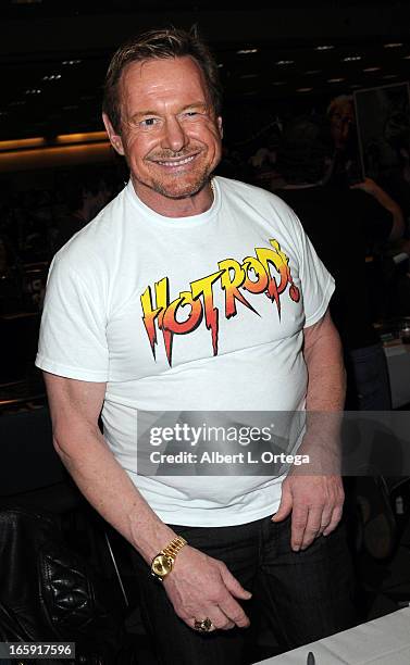 Actor Roddy Wrestler Roddy Piper Photos and Premium High Res Pictures - Getty Images