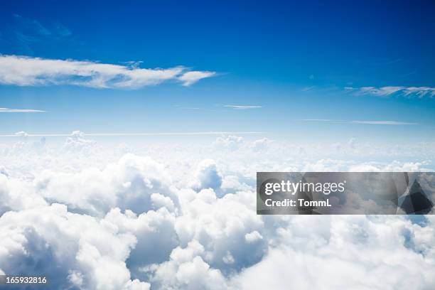 over the clouds - cumulus stockfoto's en -beelden