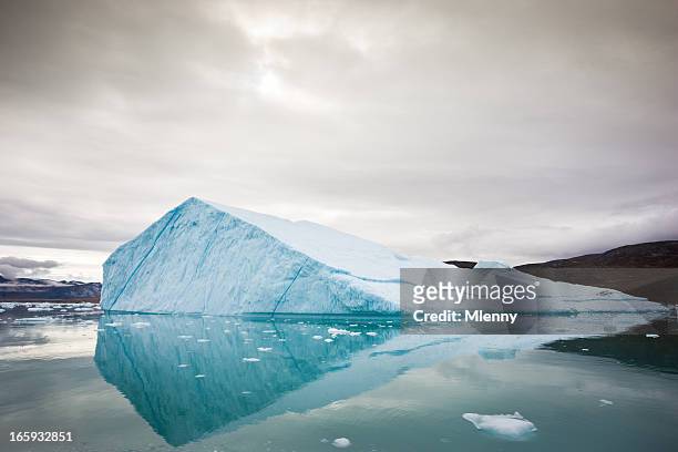 arctic iceberg - poolkap stockfoto's en -beelden