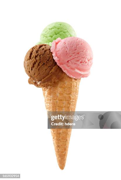 triple ice cream - aardbeienijs stockfoto's en -beelden