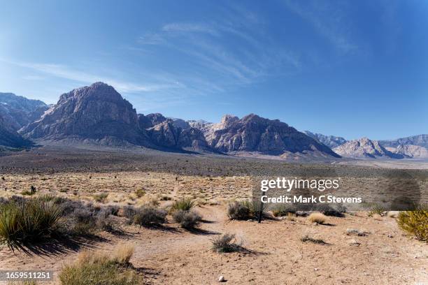 no better way to bookend a trip then to visit the peaks and mountains of red rock canyon national conservation area - spring mountains stock pictures, royalty-free photos & images