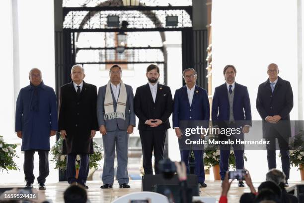 President of Chile Gabriel Boric pose with invited international dignitaries President of Portugal Antonio Costa, Presiden of Mexico Andres Manuel...