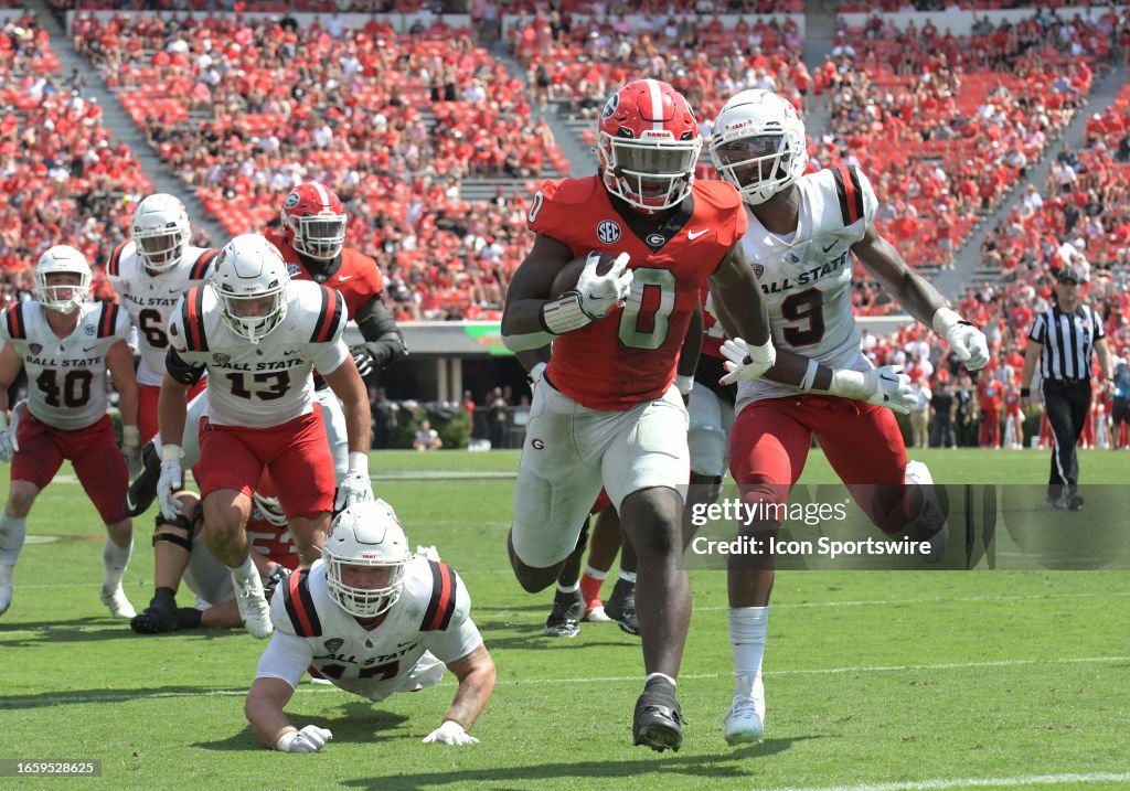 Running Back Roderick Robinson Georgia Bulldogs Running Back Roderick Robinson II rushes the ball ...