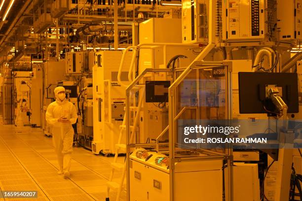 Wafer Fab Photos and Premium High Res Pictures - Getty Images