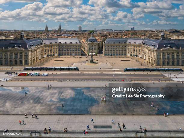bordeaux place de la bourse - bordeaux stock-fotos und bilder