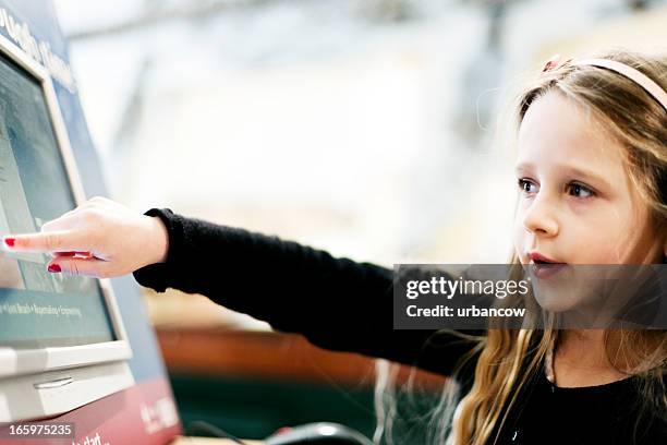 interactive touch screen - girl museum stockfoto's en -beelden