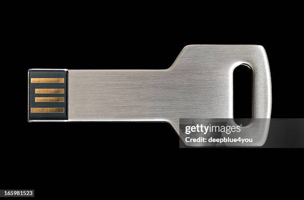 metall chave usb fique em fundo preto - pen drive - fotografias e filmes do acervo
