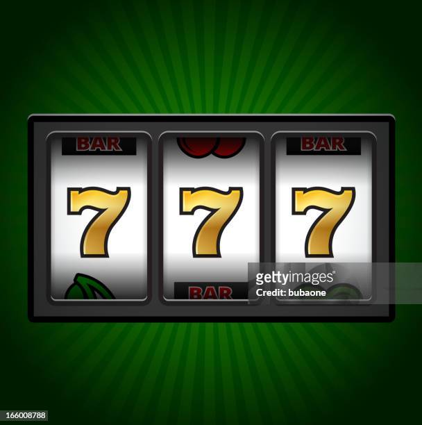 casino-spielautomaten sevens auf grünem hintergrund - slot machine stock-grafiken, -clipart, -cartoons und -symbole