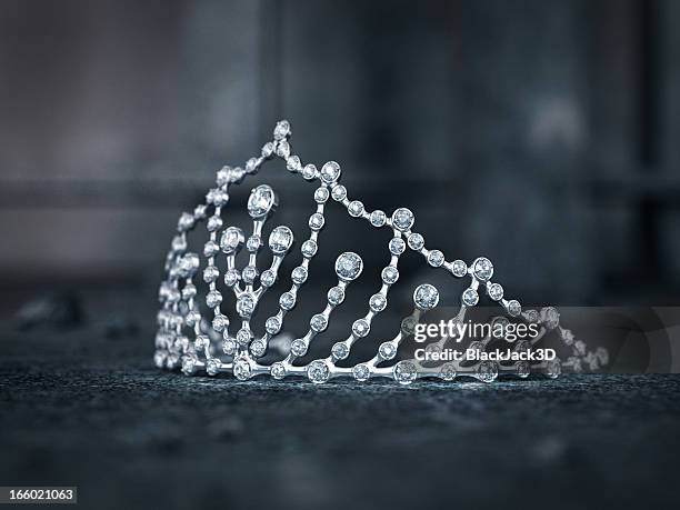 tiara - diadem stockfoto's en -beelden