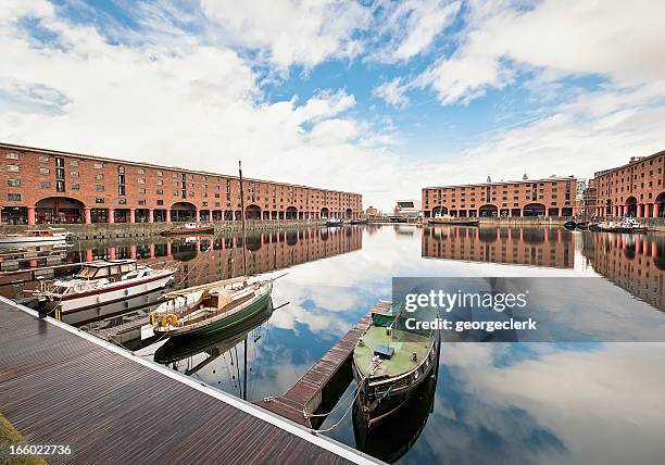 albert dock reflections - albert dock bildbanksfoton och bilder