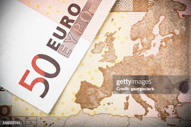 la mappa europea in 50 €nota - euro banconote foto e immagini stock